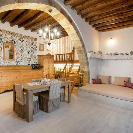"Finio" Traditional House Apartment Archangelos  Bagian luar foto