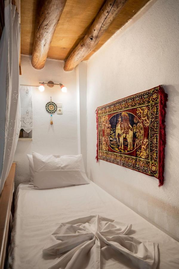 "Finio" Traditional House Apartment Archangelos  Bagian luar foto
