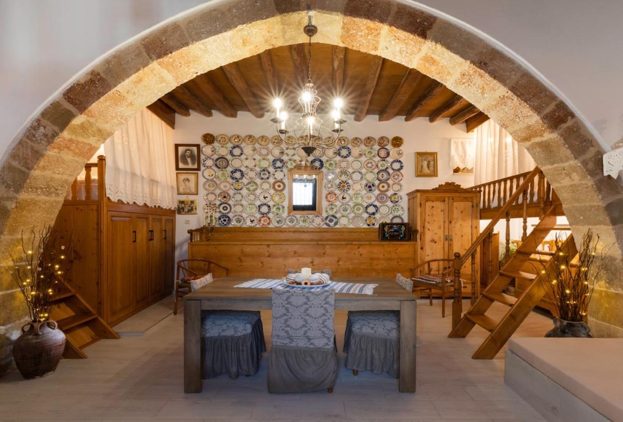 "Finio" Traditional House Apartment Archangelos  Bagian luar foto