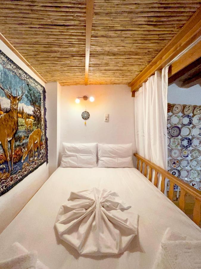 "Finio" Traditional House Apartment Archangelos  Bagian luar foto