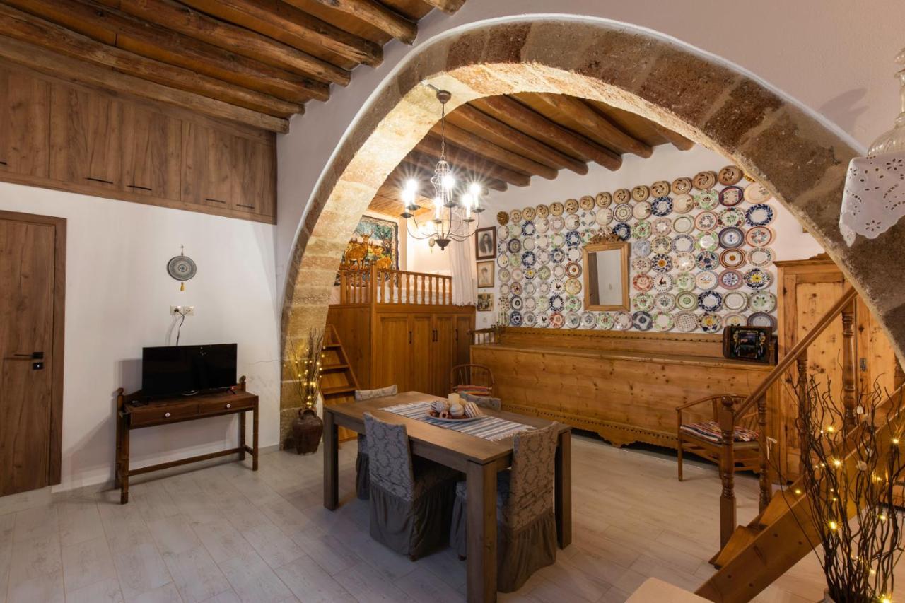 "Finio" Traditional House Apartment Archangelos  Bagian luar foto