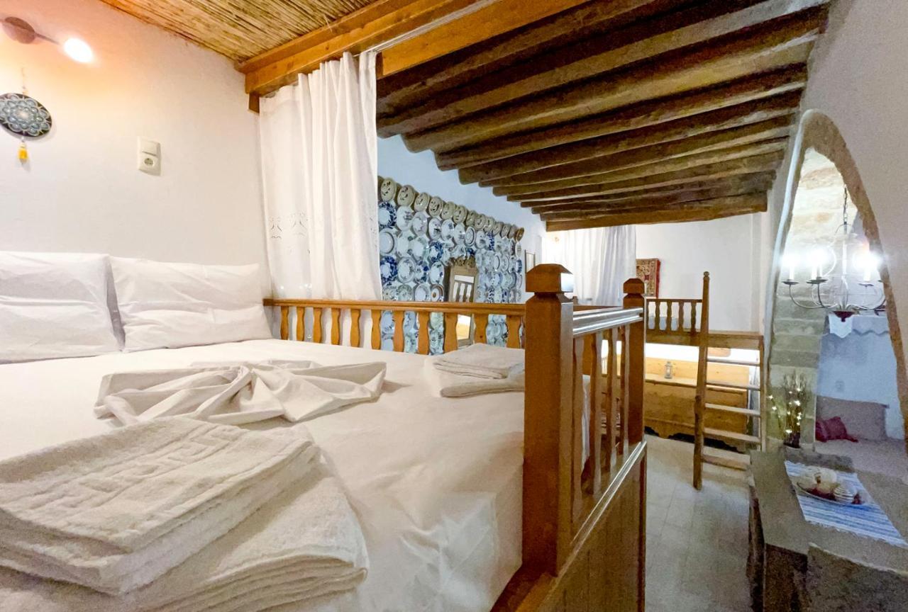 "Finio" Traditional House Apartment Archangelos  Bagian luar foto