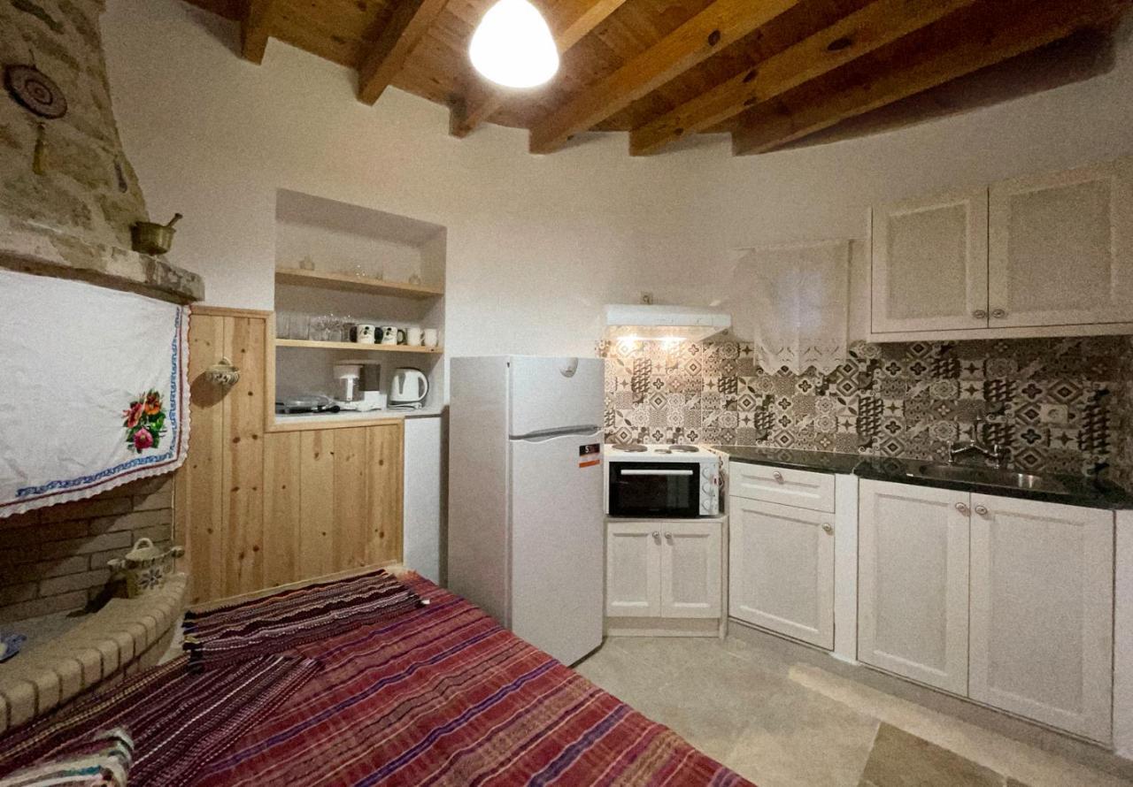 "Finio" Traditional House Apartment Archangelos  Bagian luar foto