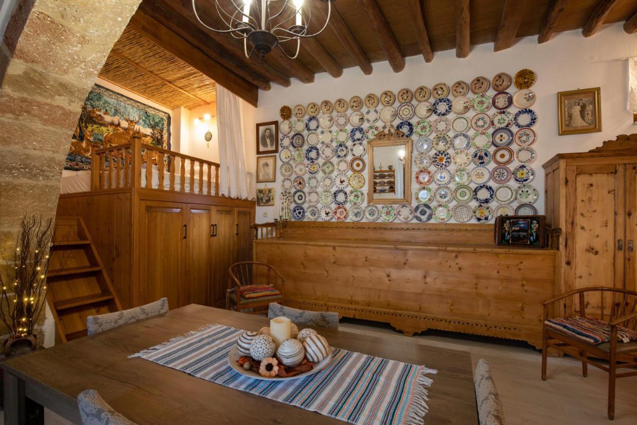 "Finio" Traditional House Apartment Archangelos  Bagian luar foto