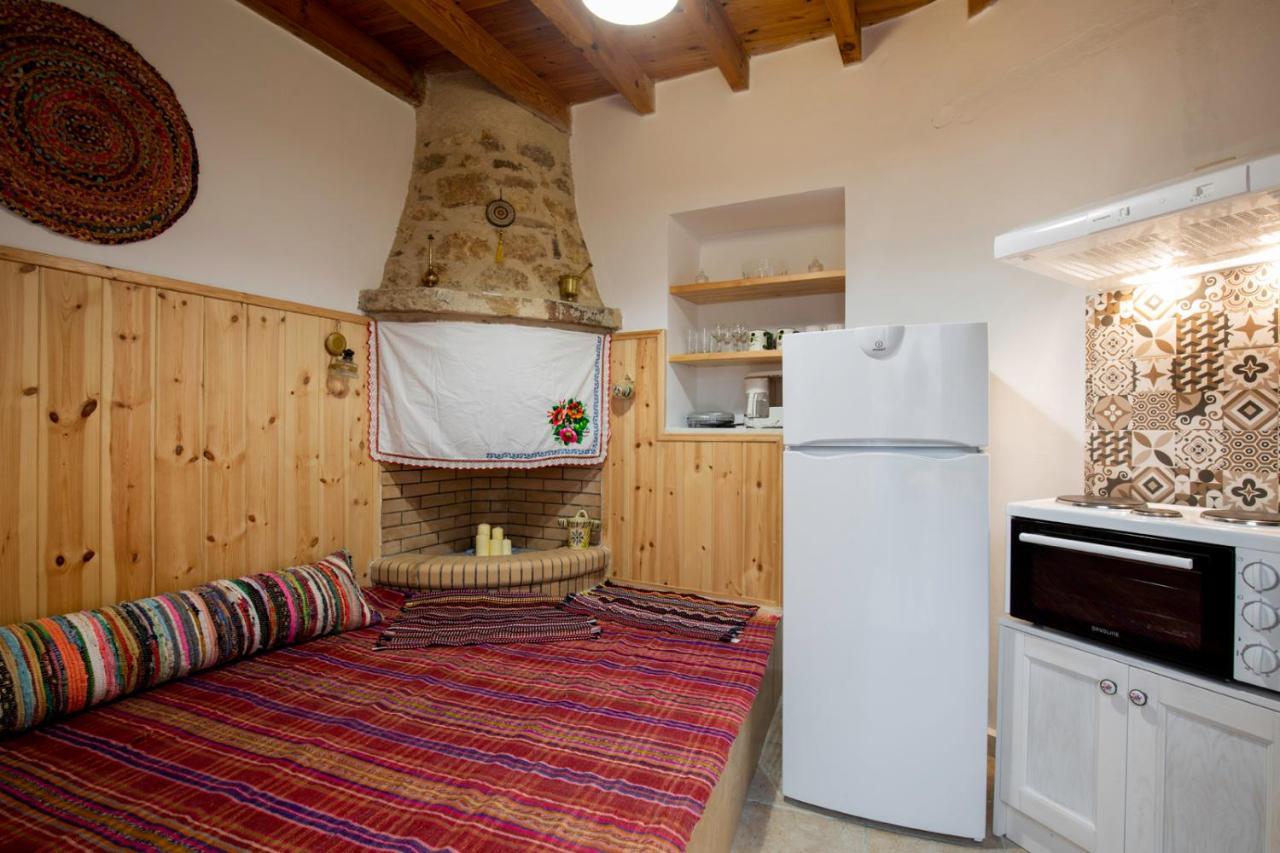 "Finio" Traditional House Apartment Archangelos  Bagian luar foto